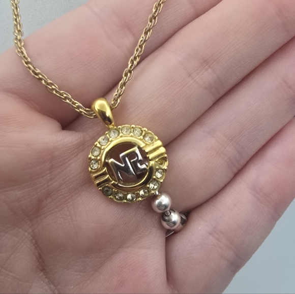 Nina Ricci Beautiful Elegant Gold Plated & Silver Necklace (GOOD TO FAIR)✨️🖤✨️ - Picture 3 of 5